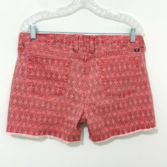 Lucky Brand Abbey Frayed Shorts Pink Red Ikat Print Stretch Women's 10/30 - Picture 2 of 4